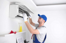 Installation d'un système de climatisation dans des bureaux  